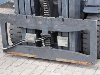 2017-linde-e30-01-1397933-44519969