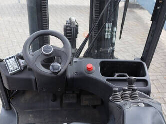 2017-linde-e30-01-1397933-44519979