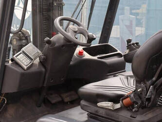 2017-linde-e30-01-1397933-44519986