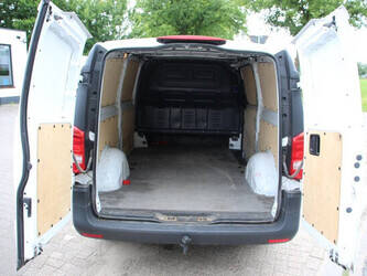 2017-mercedes-benz-vito-1397958-44520887