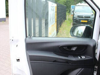 2017-mercedes-benz-vito-1397958-44520904