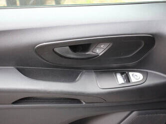 2017-mercedes-benz-vito-1397958-44520905