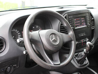 2017-mercedes-benz-vito-1397958-44520908