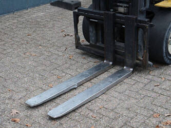 2008-yale-gdp30vx-44521005