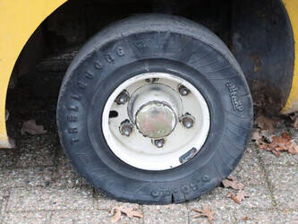 2008-yale-gdp30vx-44521011