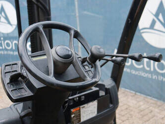 2008-yale-gdp30vx-44521017