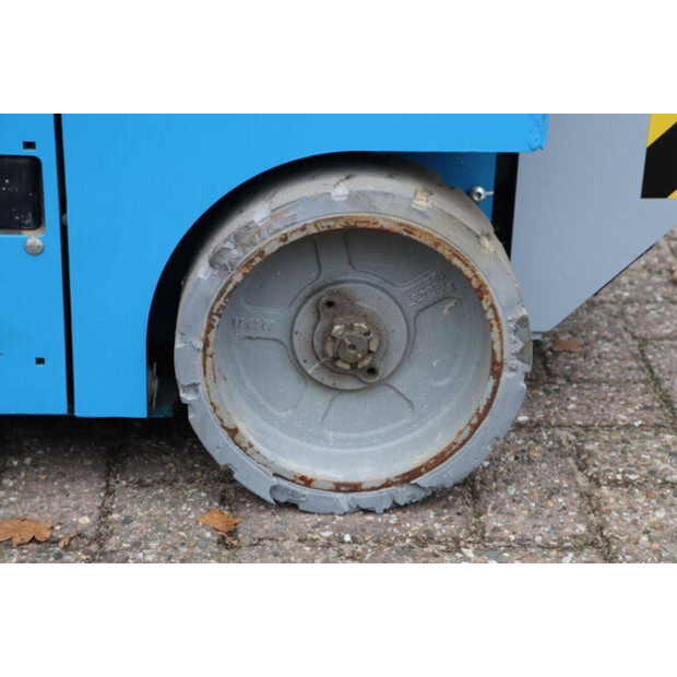 2011 Genie GS-1932-44521068