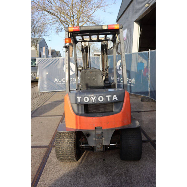 2011 Toyota FD18-44521321