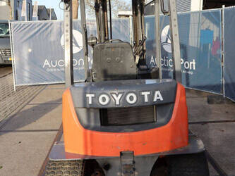 2011-toyota-fd18-44521321