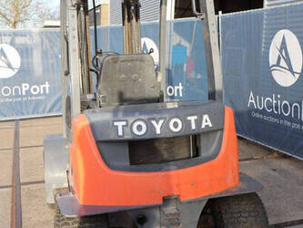 2011-toyota-fd18-44521333