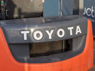 2011-toyota-fd18-44521335