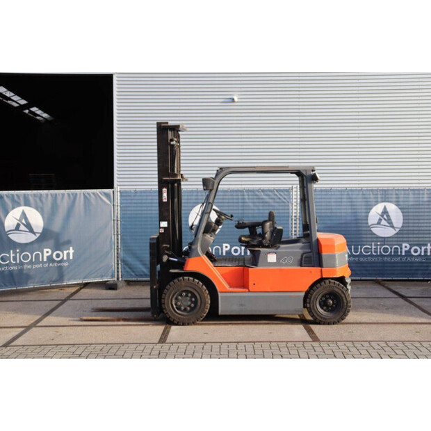 2005 تويوتا 7FBMF40-44521380