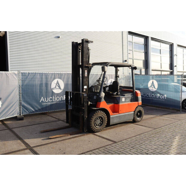 2005 تويوتا 7FBMF40-44521387