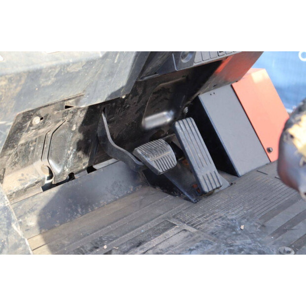 2005 تويوتا 7FBMF40-44521401