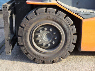 2013-toyota-8fbmt35-44521430