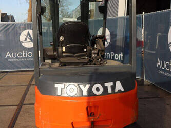 2013-toyota-8fbmt35-44521432