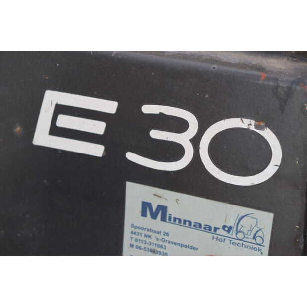 2001 ليندي E30-02-44521544