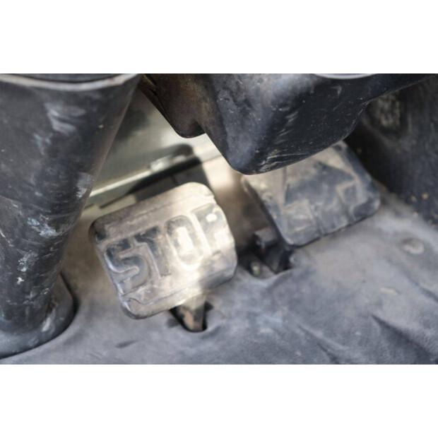 2001 ليندي E30-02-44521557