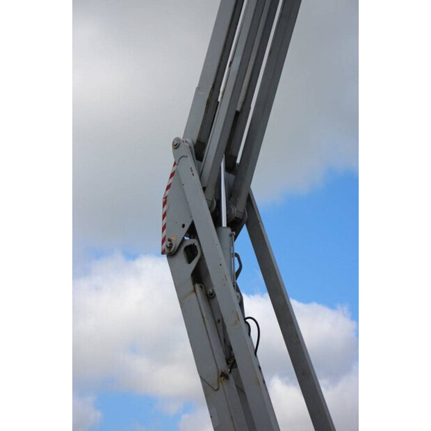 2005 Genie Z-60/34-44521836