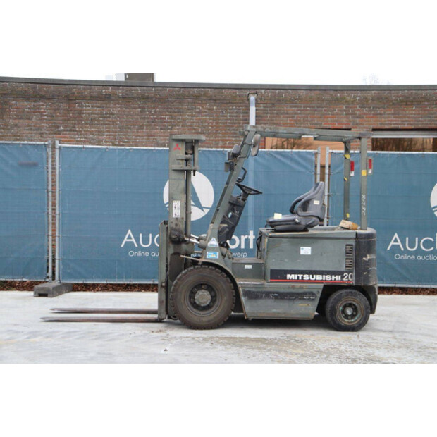 2002 ميتسوبيشي FB20-K-44522151