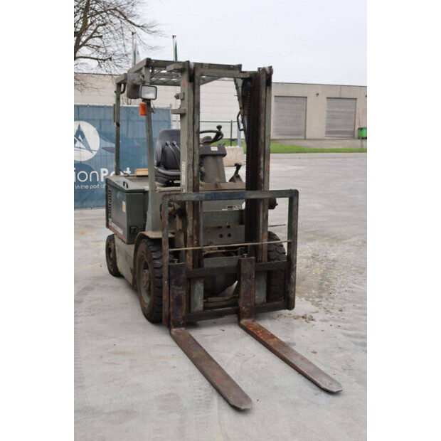 2002 ميتسوبيشي FB20-K-44522156