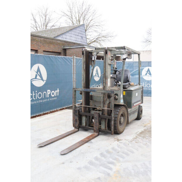 2002 ميتسوبيشي FB20-K-44522158