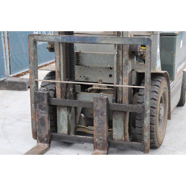 2002 ميتسوبيشي FB20-K-44522160