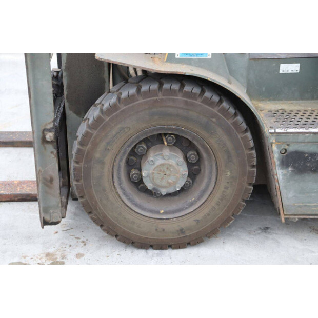 2002 ميتسوبيشي FB20-K-44522162