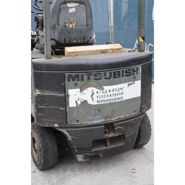 2002 ميتسوبيشي FB20-K-44522166