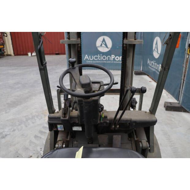 2002 ميتسوبيشي FB20-K-44522168