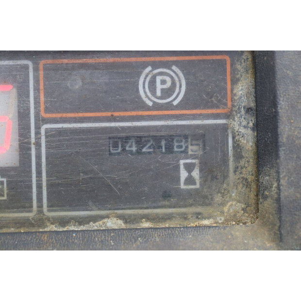 2002 ميتسوبيشي FB20-K-44522177