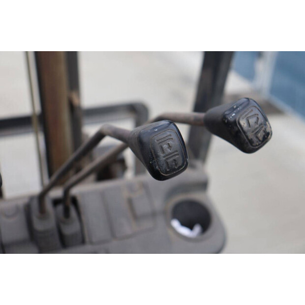 2007 نيسان P1B2-44522392