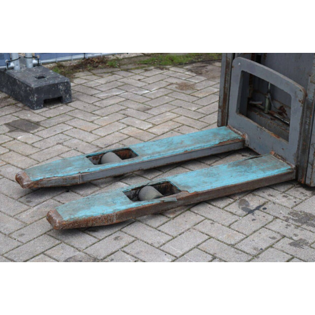 2018 جنجهينريتش EJC 216-44522473