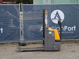 صورة ل مناولة العتاد 2020 جنجهينريتش EJC 110 للبيع في بلجيكا