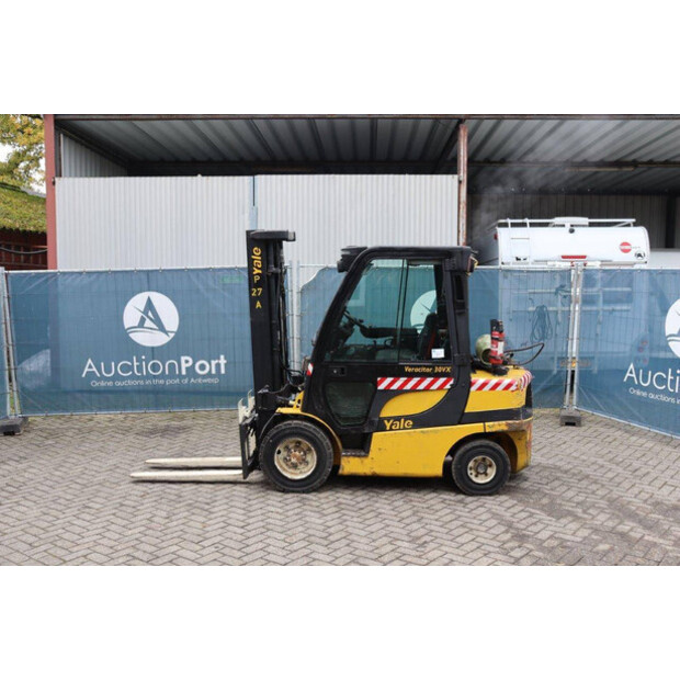 2012 يال GLP30VX-44522554