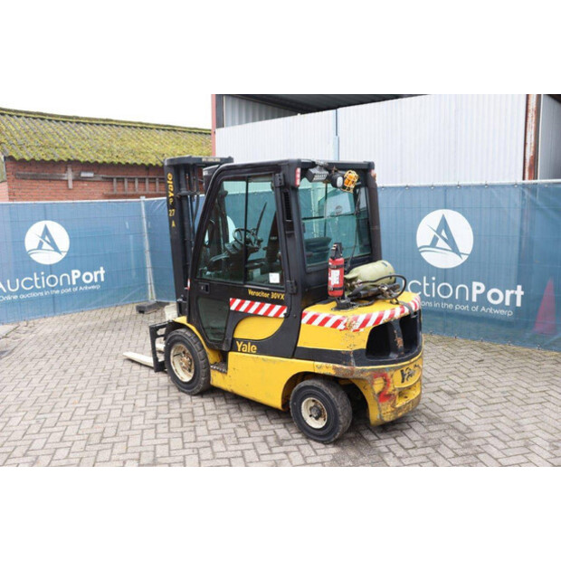 2012 يال GLP30VX-44522555