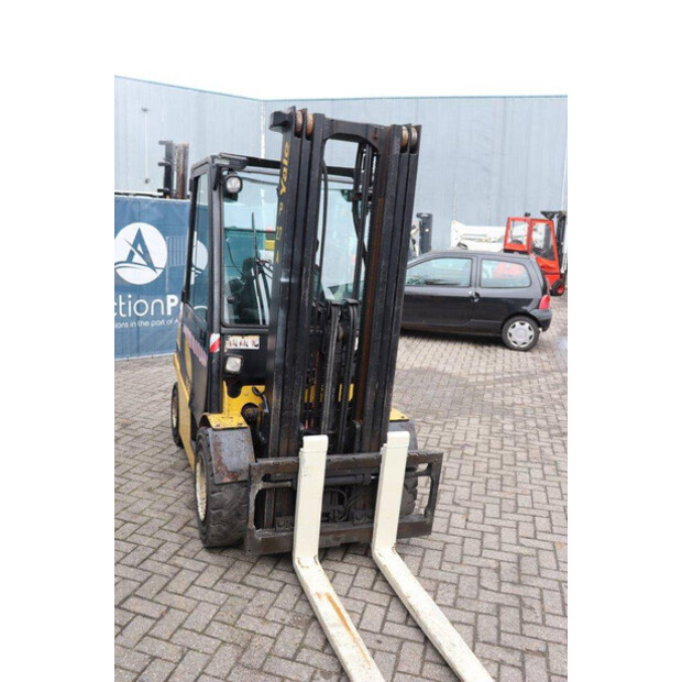 2012 يال GLP30VX-44522558