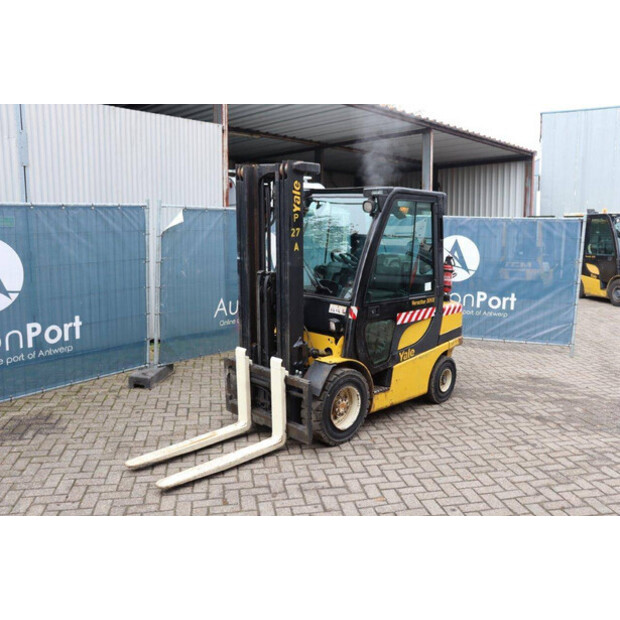 2012 يال GLP30VX-44522560