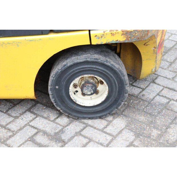 2012 يال GLP30VX-44522567