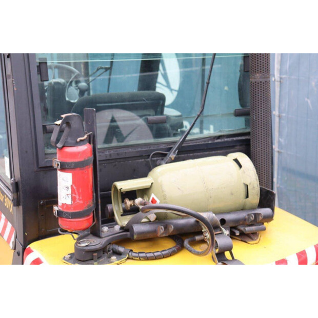 2012 يال GLP30VX-44522571