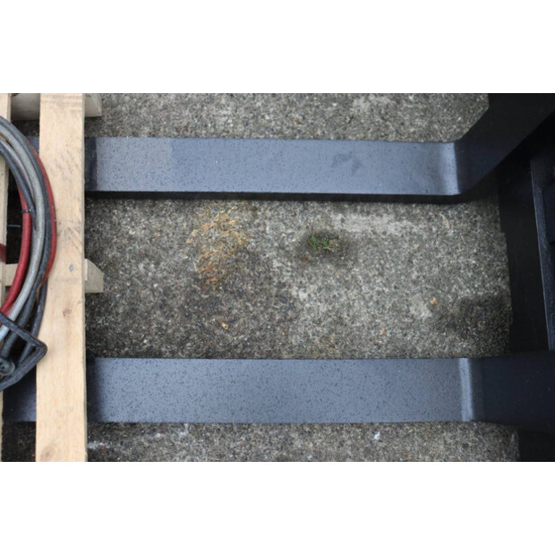 2013 بي تي RRE140CC-44523470