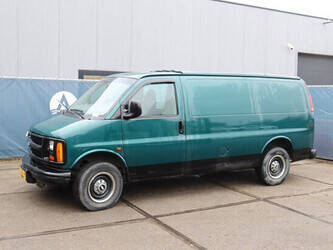 صورة ل المركبات التجارية 2000 شيفرولية Chevy Van