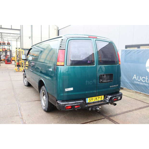 2000 Chevrolet Chevy Van-44523533