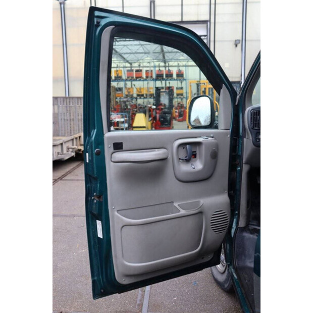 2000 Chevrolet Chevy Van-44523547