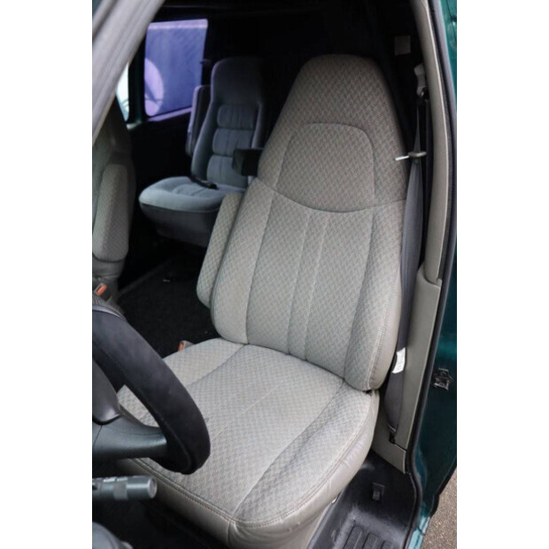 2000 Chevrolet Chevy Van-44523549