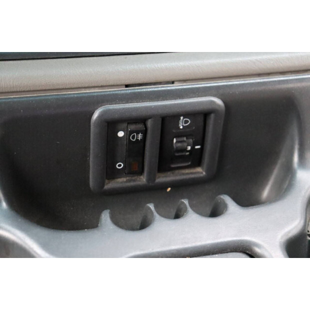 2000 Chevrolet Chevy Van-44523554