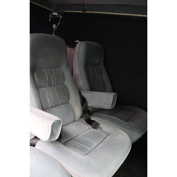 2000 Chevrolet Chevy Van-44523569