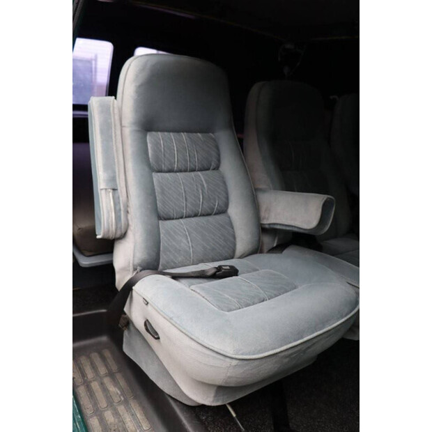 2000 Chevrolet Chevy Van-44523570