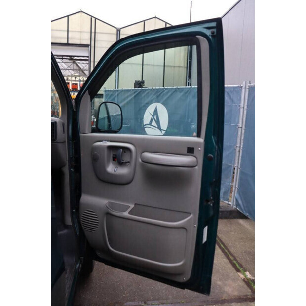 2000 Chevrolet Chevy Van-44523571