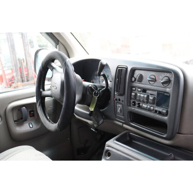 2000 Chevrolet Chevy Van-44523572